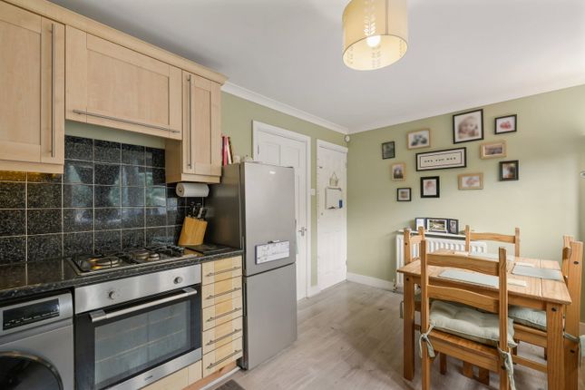 22, Falcon Crescent, Colchester photo 4