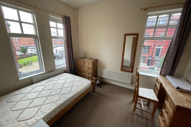 Brudenell Avenue, Leeds photo 5