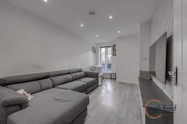 29, Brookfield Drive, Stanford-le-Hope photo 3