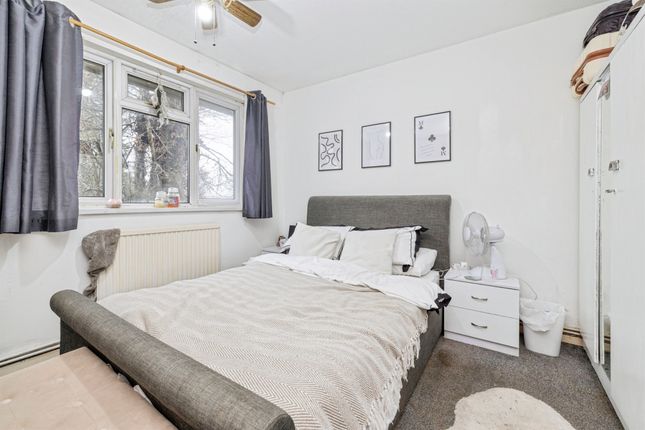 3, Scottswood Close, Bushey photo 4