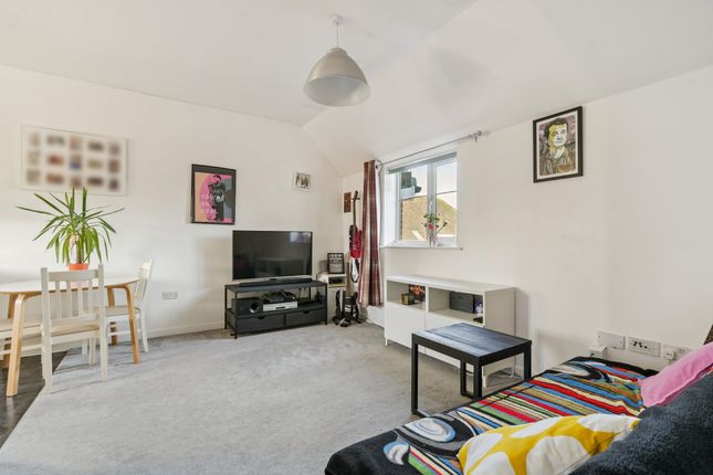 19 Stubwick Court, Old Saw Mill Place, Little Chalfont photo 2