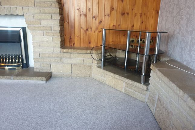8, Hemsby Close, Coventry photo 4