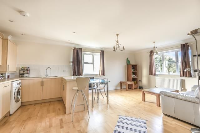 Flat 6 Midsummer Place, Buckingham Road, Bicester photo 5