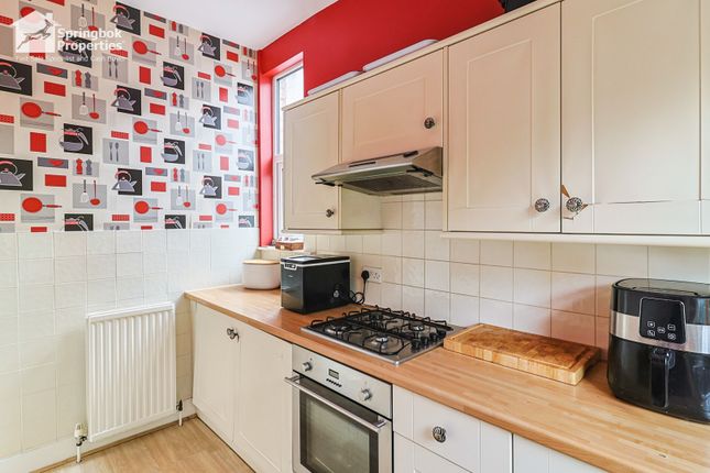 Flat 4, 19, Saunders Street, Southport photo 5