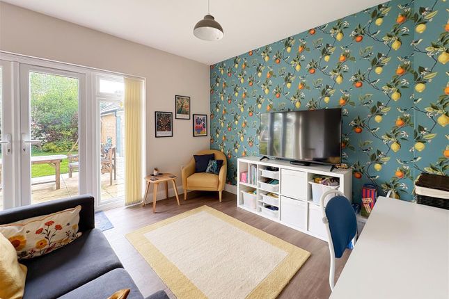 6, Langford Close, Littlehampton photo 4