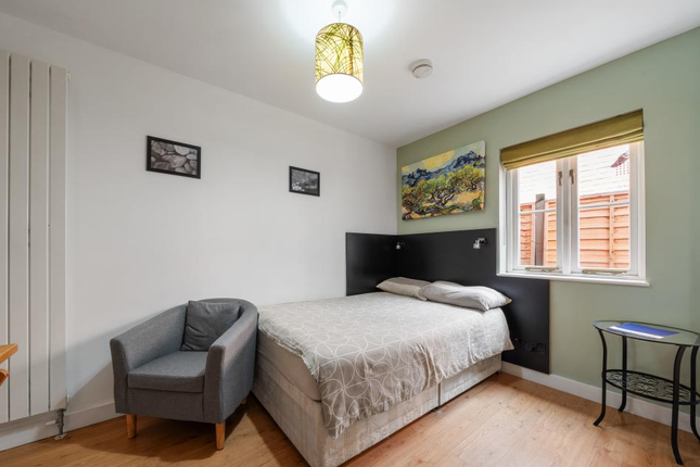 Thumbnail Studio to rent in Finchley Road, Hampstead, London