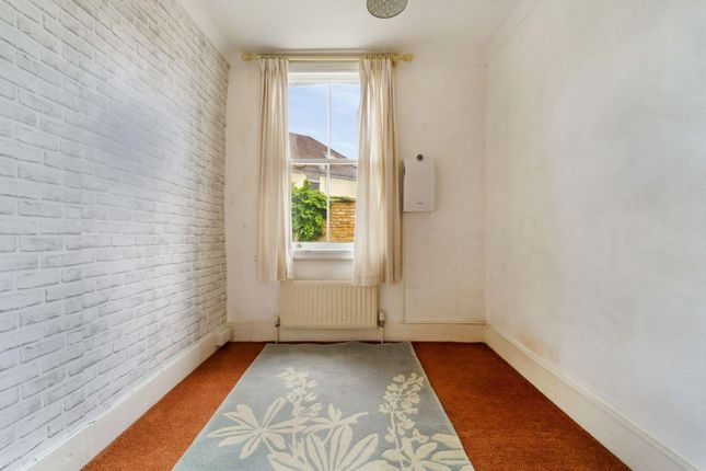 End terrace house for sale in Clifton Road, Isleworth