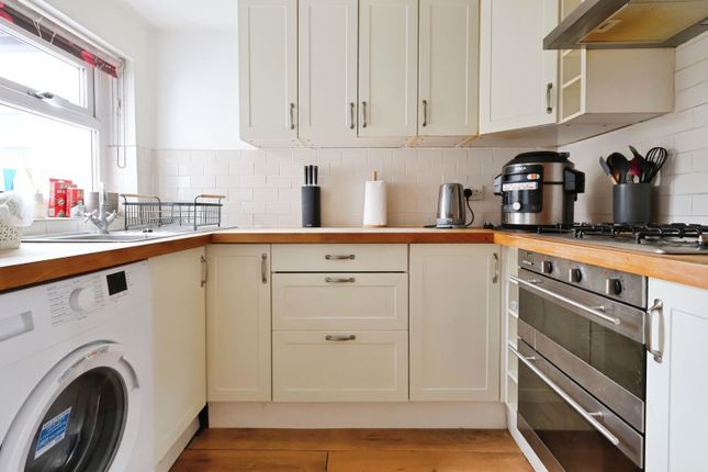 87, Clothall Road, Baldock photo 2