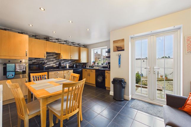 9, Eastfield Court, Hessle photo 2