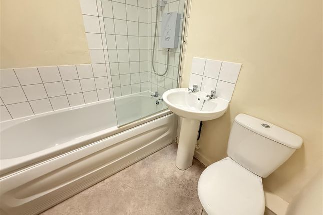 5 Market Place, Willenhall photo 3