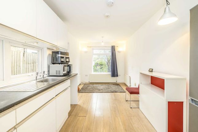 Whitehorse Lane, London photo 2