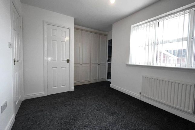 Town house for sale in Salisbury Mews, Tingley, Wakefield, West Yorkshire