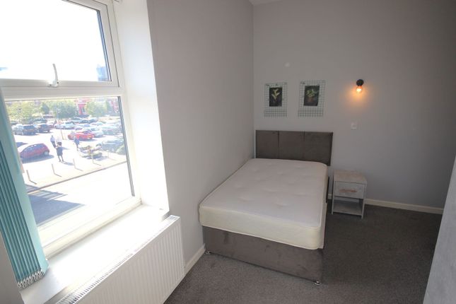 Property to rent in Oldham Road, Failsworth, Manchester