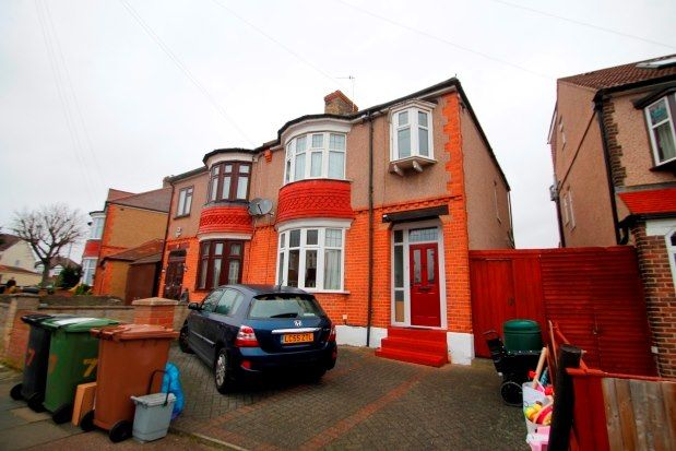 Thumbnail Property to rent in Winsford Road, London