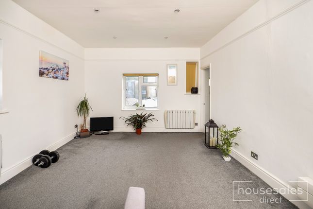 Flat 6, 8 Hurst Road, Eastbourne photo 4