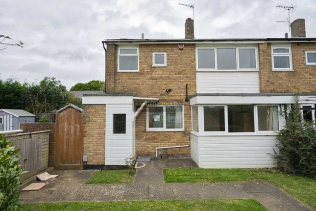 Thumbnail End terrace house to rent in Travellers Lane, Hatfield