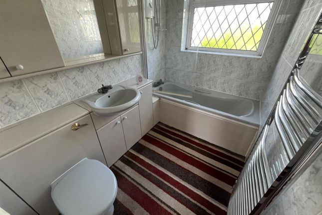131, Coniston Avenue, Huddersfield photo 5