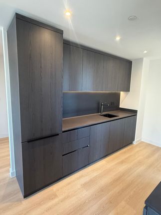 Flat D318, Waterhouse Tower, Manchester photo 5
