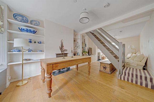 147, Sandycombe Road, Richmond photo 2