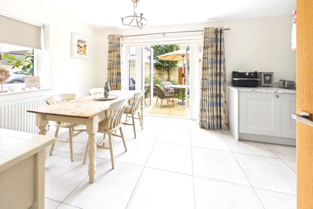 2 Brook Lane, Chipping Norton photo 4