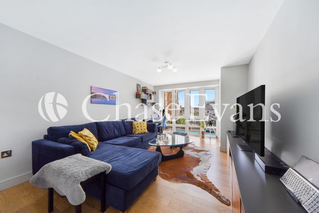 Thumbnail Flat for sale in St. David's Square, Isle Of Dogs, London
