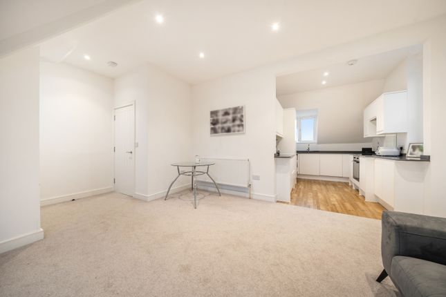 Room 1, 5 Clovelly House, 33, Station Road, Sidcup photo 4