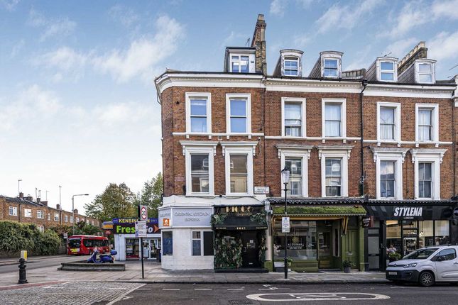 Flat for sale in Russell Gardens, London