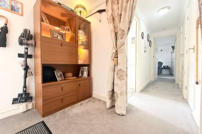 7, Priory Gardens, Abergavenny photo 2