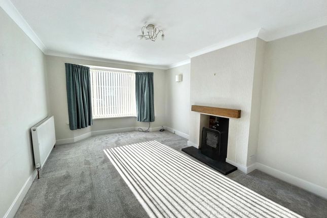 Benfield Grove, Whitley Bay photo 2