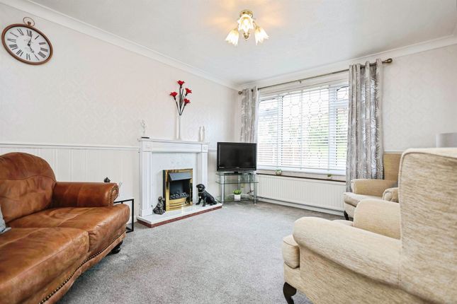 316, Gayfield Avenue, Brierley Hill photo 4