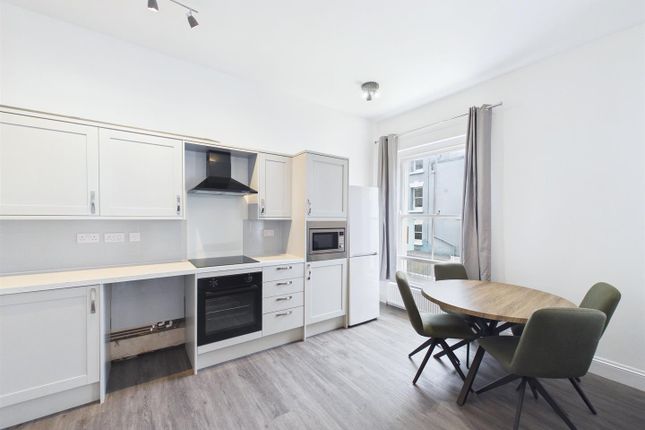 Flat 2, 26, Waterloo Street, Clifton photo 2