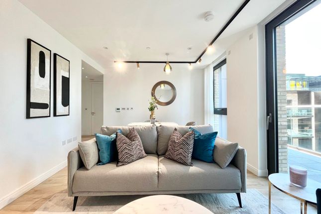 Thumbnail Flat to rent in 617, Siena House, London