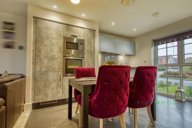 36 Wheatsheaf Way, Chesterfield photo 2