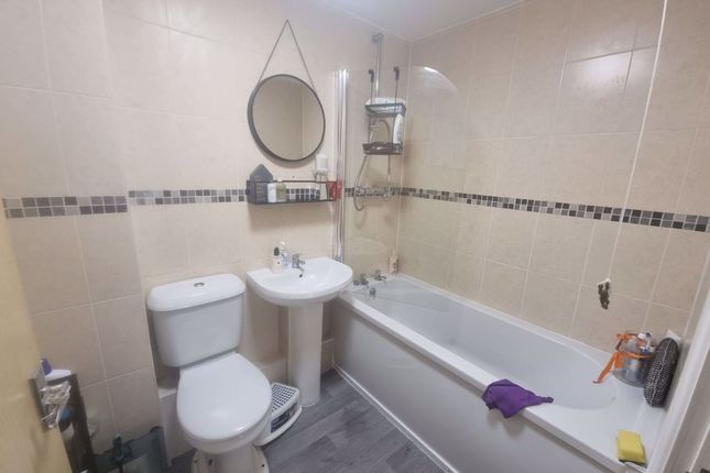 32 Knightsbridge Court Pilch Lane, Liverpool photo 3