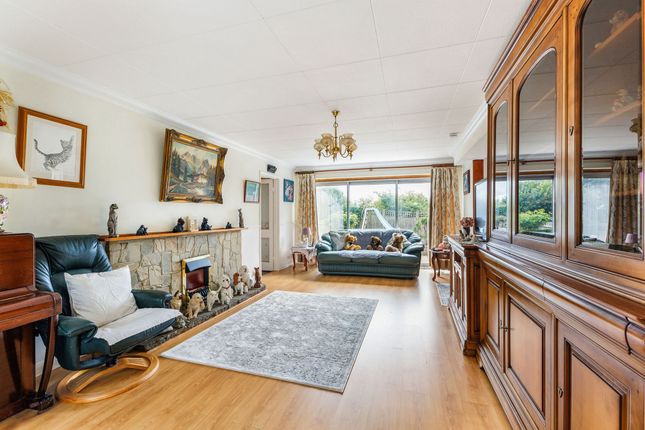 8 The Fairways, Tunbridge Wells photo 2