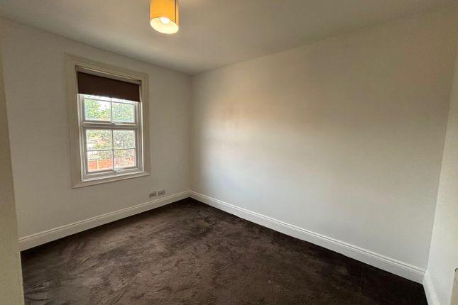 3, Hazeldene Road, Ilford photo 4