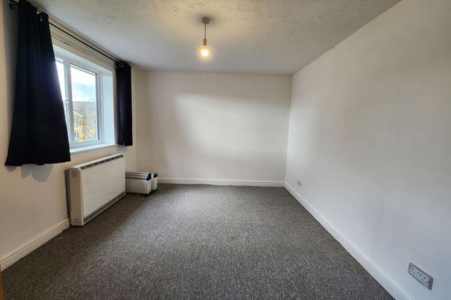 Richens Close, Hounslow photo 5