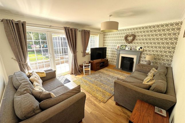 18, Harden Close, Corby photo 3
