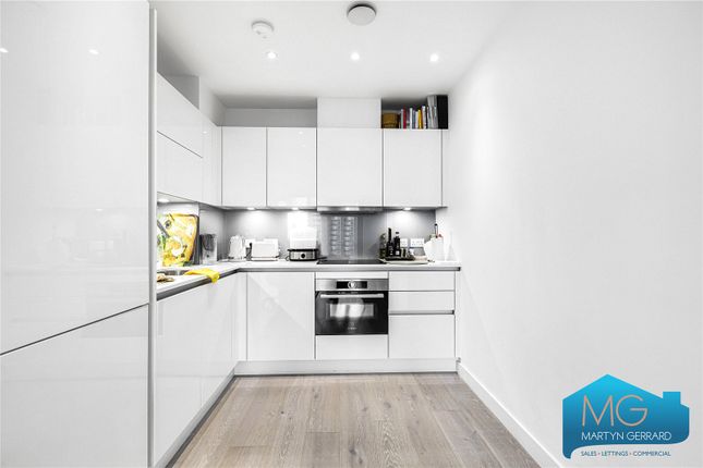 Flat for sale in City North Place, London