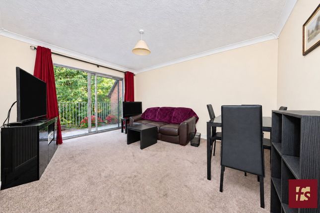 Lower Broadmoor Road, Crowthorne photo 2