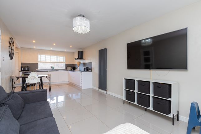 49 Finglas Avenue, PAISLEY photo 4