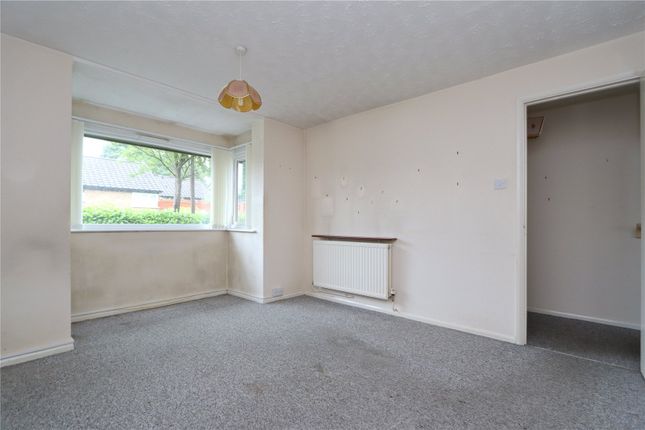7, Coleshill Place, Bradwell Common photo 2