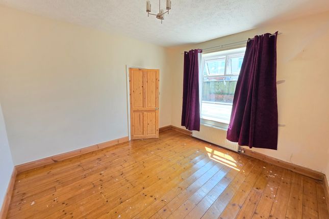 39, Taunton photo 4
