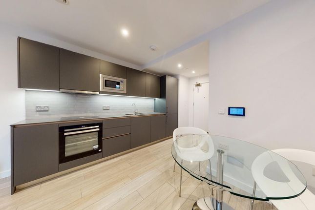 2, New Lion Way, London photo 5