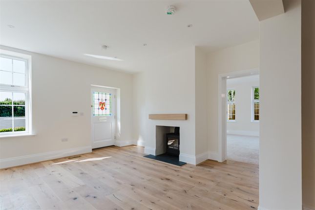 Weston House, Welford Gate, Milcote Road, Stratford Upon Avon photo 2