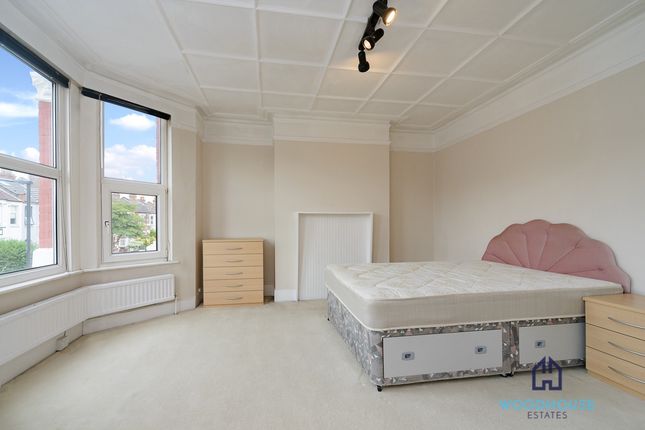Churchfield Avenue, London photo 4