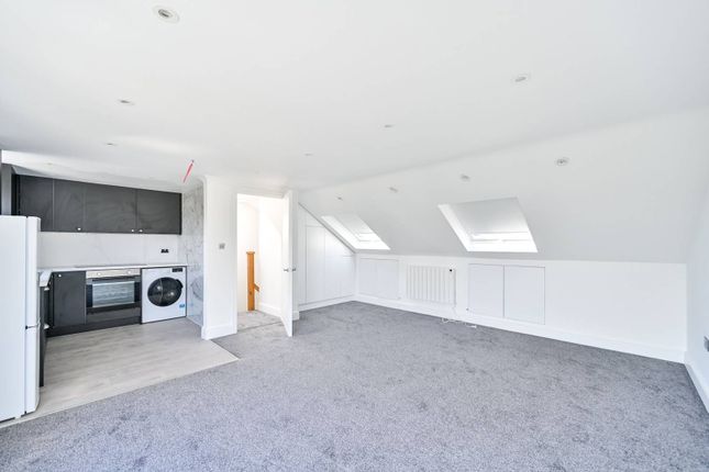 Thumbnail Flat to rent in Windsor Avenue, New Malden