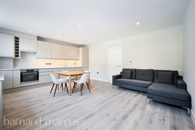 Thumbnail Flat to rent in Old York Road, London