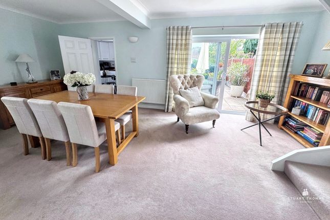22, Falbro Crescent, Benfleet photo 4