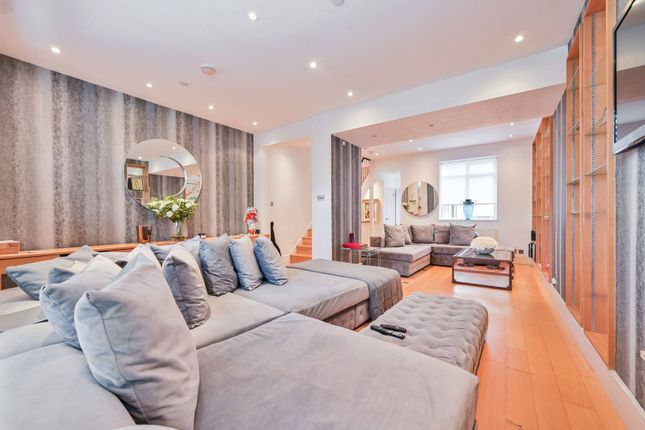 Thumbnail Property for sale in Westmoreland Terrace, Pimlico, London